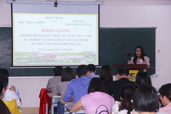 Khai giảng Lớp bồi dưỡng kiến thức quản lý nhà nước và nghiệp vụ thi hành án dân sự chính năm 2023