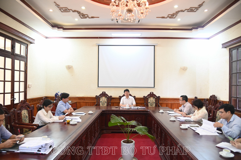 Khẩn trương hoàn thành việc rà soát văn bản quy phạm pháp luật phục vụ triển khai Đề án số 06
