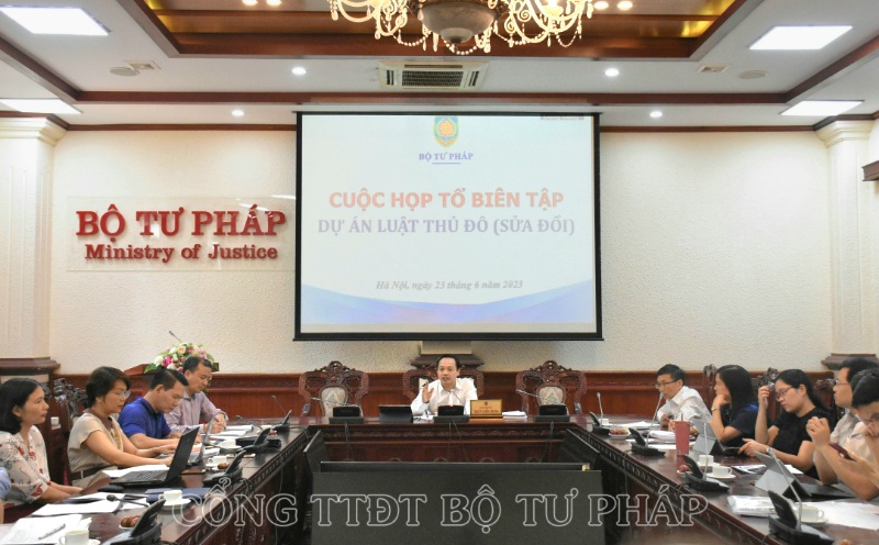 Họp Tổ biên tập dự án Luật Thủ đô (sửa đổi)