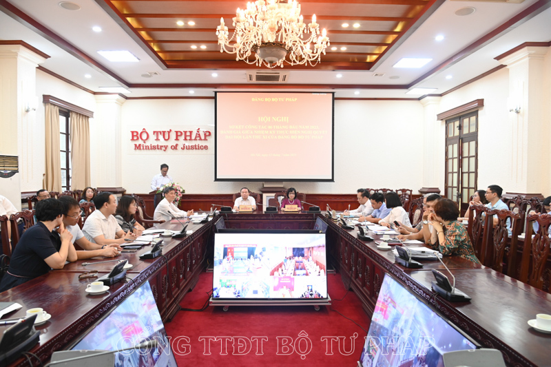 Hoàn thành ở mức đạt và vượt mức 09 nhóm chỉ tiêu mà Nghị quyết Đại hội XI đã đề ra