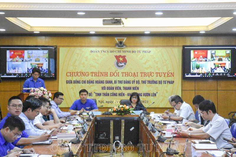 Chương trình đối thoại giữa Thứ trưởng Đặng Hoàng Oanh với đoàn viên, thanh niên Bộ Tư pháp