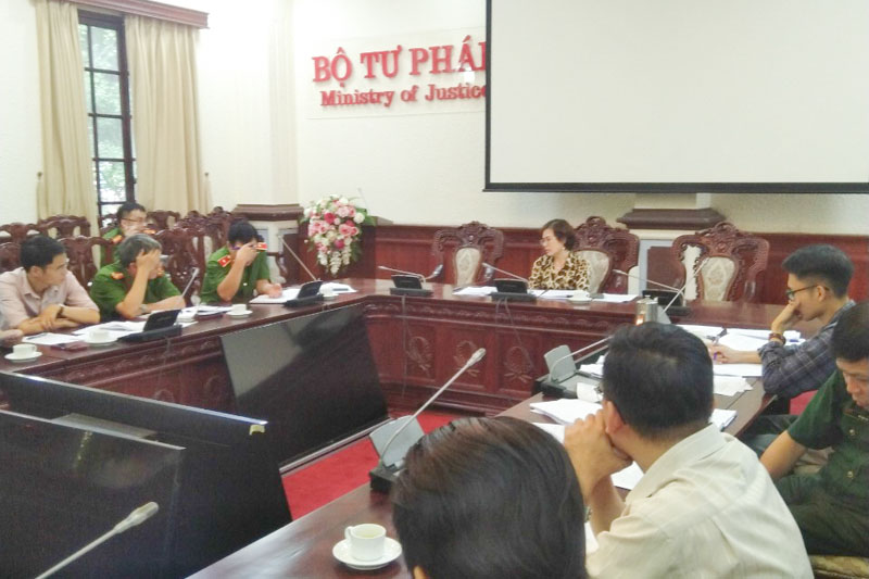 Họp thẩm định đề nghị xây dựng dự án Luật Quản lý, sử dụng vũ khí, vật liệu nổ và công cụ hỗ trợ (sửa đổi)