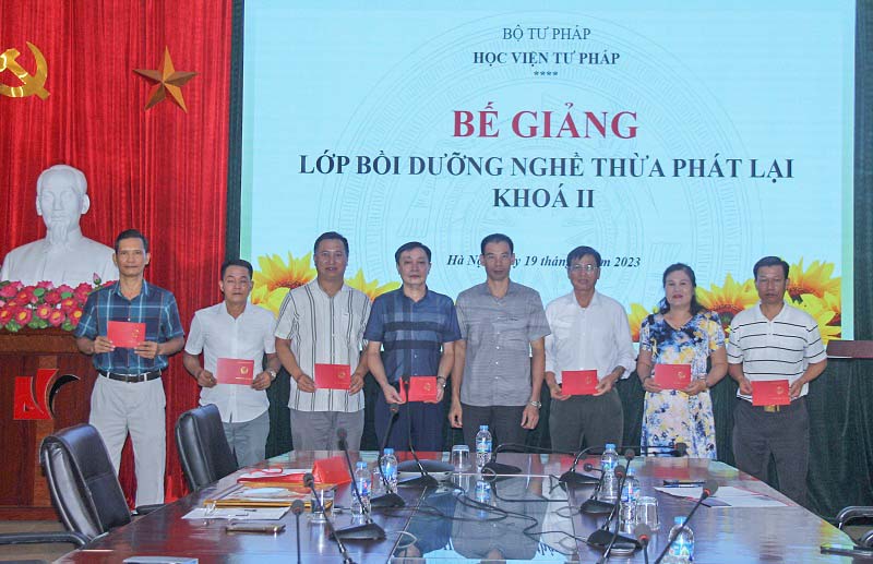 Học viện Tư pháp: Bế giảng Lớp bồi dưỡng nghề Thừa phát lại khoá 2