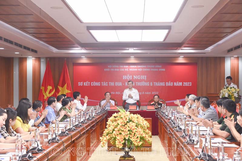 Đẩy mạnh phong trào thi đua yêu nước ở từng bộ, ngành Khối thi đua các bộ, ngành nội chính Trung ương