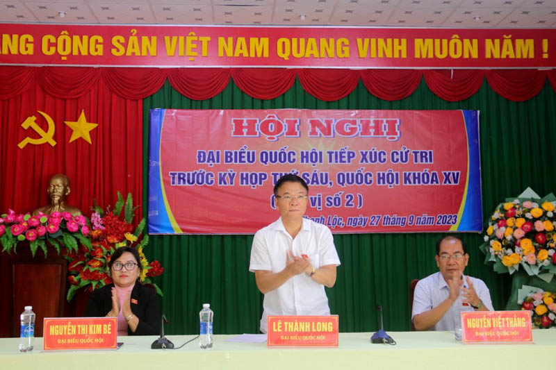 Bộ trưởng Bộ Tư pháp Lê Thành Long tiếp xúc cử tri tại Kiên Giang