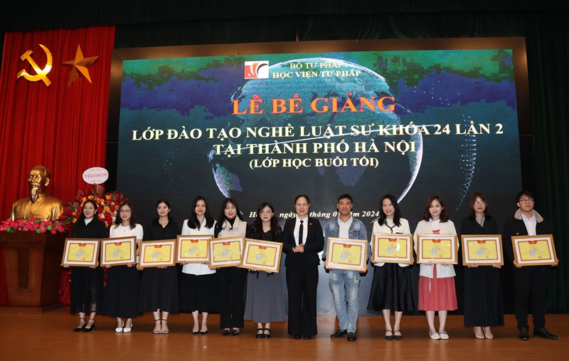 Bế giảng Lớp đào tạo nghề luật sư khóa 25 lần 2 tại TP. Hà Nội