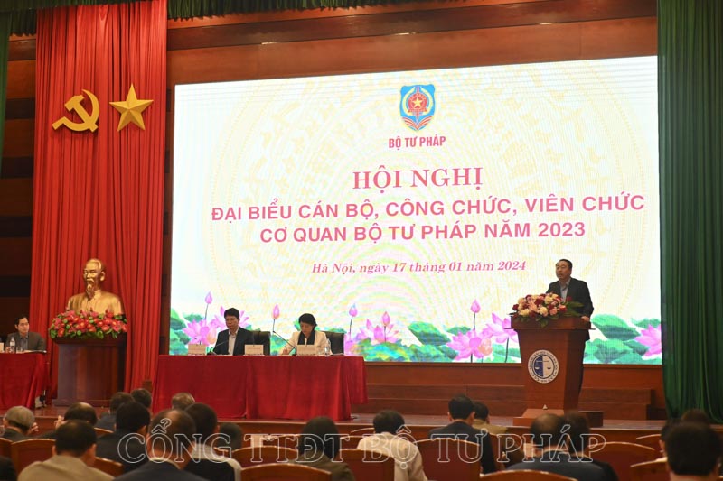 Cán bộ, công chức, viên chức Bộ Tư pháp nỗ lực vượt qua khó khăn, hoàn thành tốt nhiệm vụ được giao