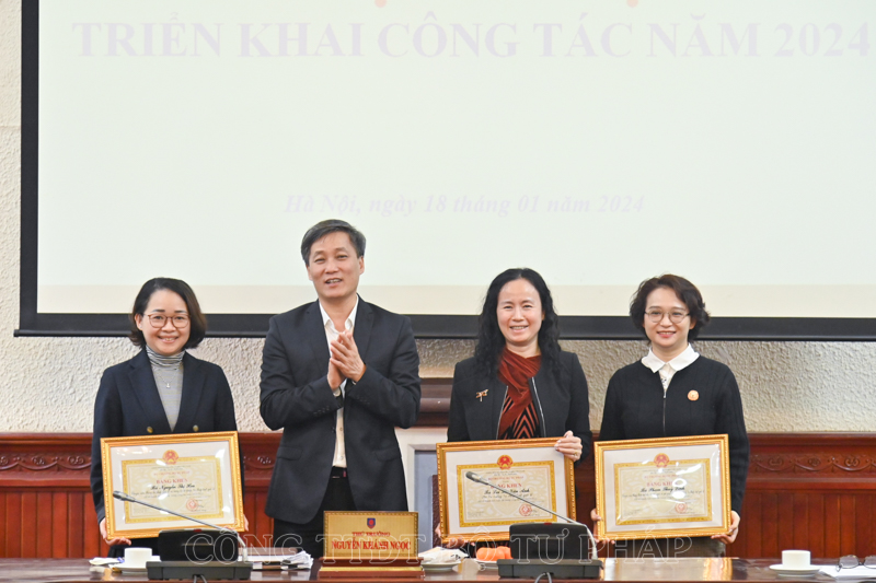 Tập trung đào tạo, xây dựng đội ngũ chuyên gia về pháp luật quốc tế
