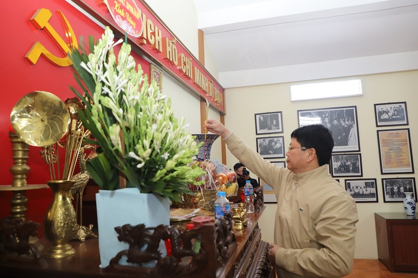 Lãnh đạo Bộ Tư pháp dâng hương tại Khu di tích lịch sử của Bộ Tư pháp