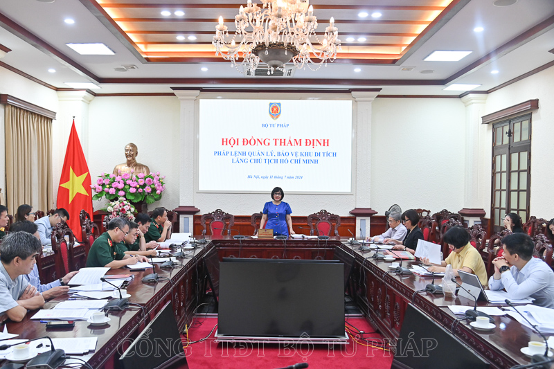 Thể chế hoá các chủ trương của Đảng về quản lý, bảo vệ Khu Di tích Lăng Chủ tịch Hồ Chí Minh