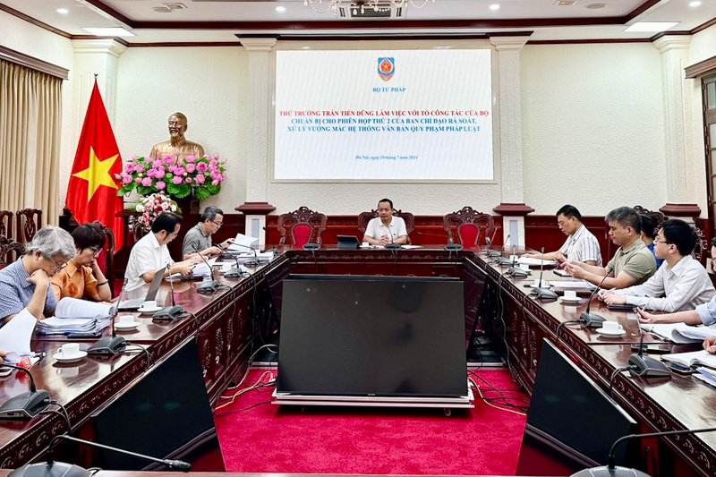 Tiếp tục hoàn thiện kết quả rà soát, tham mưu  một luật sửa đổi, bổ sung một số luật