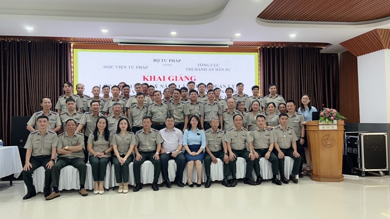 Khai giảng Lớp Bồi dưỡng cho Chi cục trưởng Chi cục Thi hành án dân sự các tỉnh miền Trung