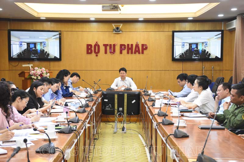Chủ động, trách nhiệm, đổi mới, sáng tạo trong công tác văn phòng