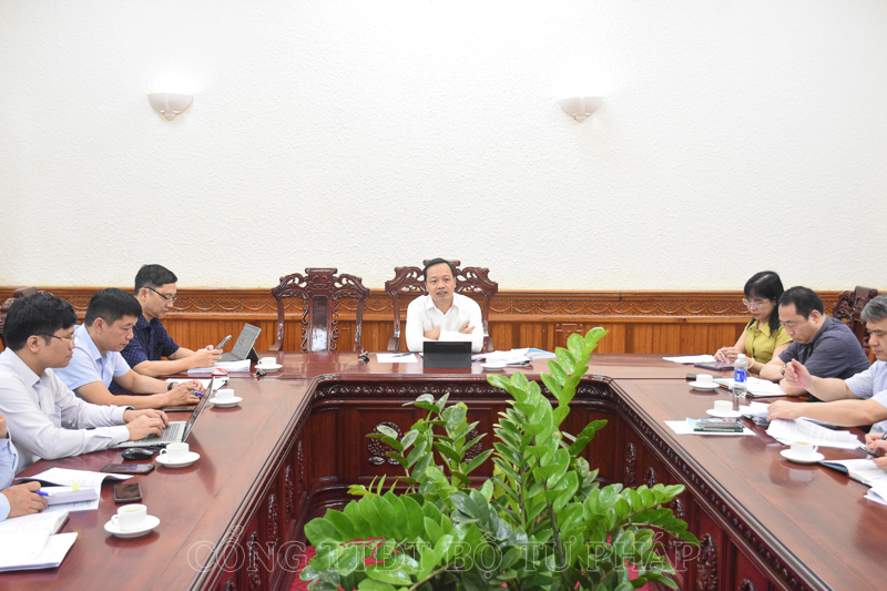 Họp Tổ công tác xây dựng Luật Ban hành văn bản quy phạm pháp luật