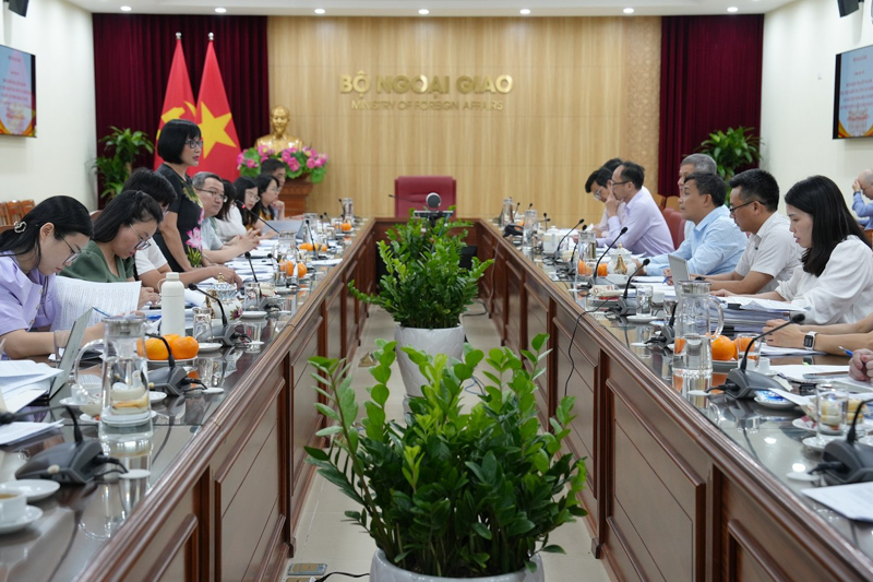 Quan tâm, chú trọng hơn nữa nguồn lực bảo đảm thực hiện công tác pháp chế tại Bộ Ngoại giao