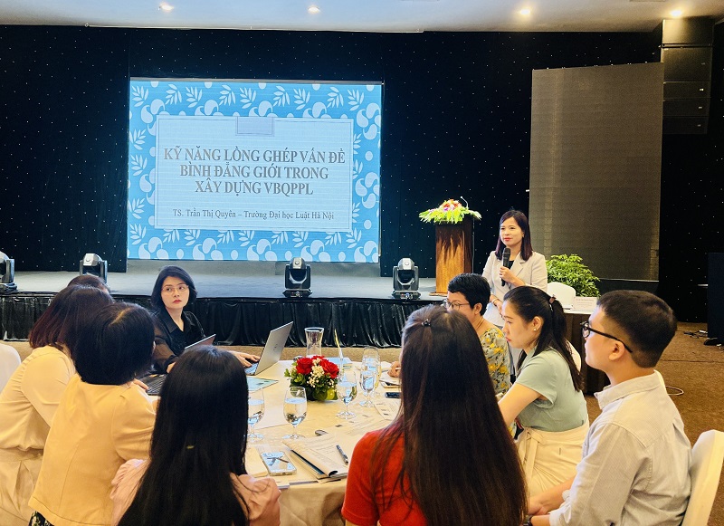 Tập huấn thử nghiệm Tài liệu hướng dẫn kỹ năng lồng ghép vấn đề bình đẳng giới trong xây dựng VBQPPL