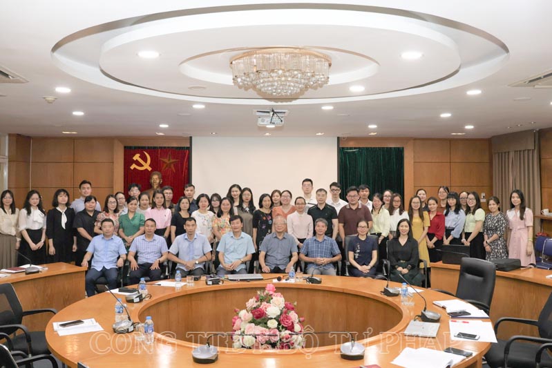 Khai mạc Hội nghị Tập huấn kỹ năng giao tiếp, thuyết trình