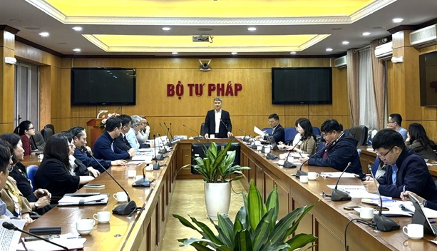 Cắt giảm tối đa thủ tục hành chính, đặc biệt là giữa người có thẩm quyền xử phạt và người vi phạm