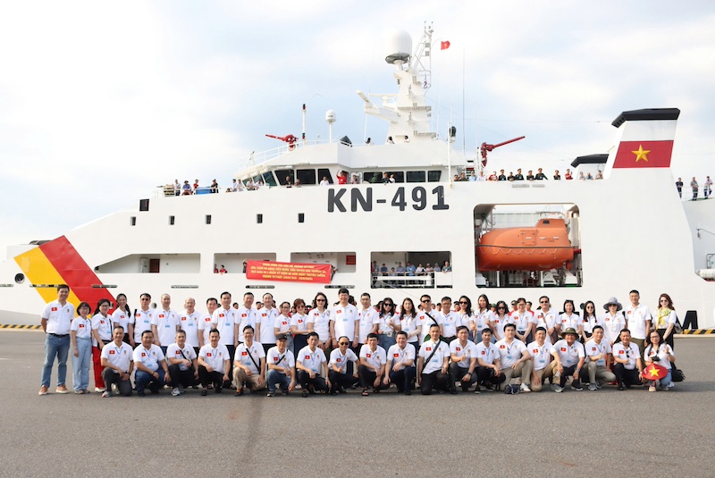 Đoàn công tác Bộ Tư pháp hoàn thành tốt đẹp chuyến thăm Trường Sa