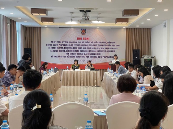 Sơ kết, tổng kết các kế hoạch, đề án về đào tạo, bồi dưỡng công chức, viên chức Bộ Tư pháp