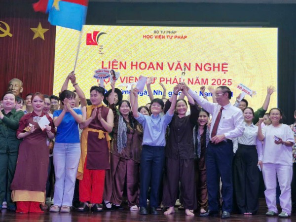 Học viện Tư pháp cơ sở TP Hồ Chí Minh sôi nổi hưởng ứng Ngày Pháp luật Việt Nam