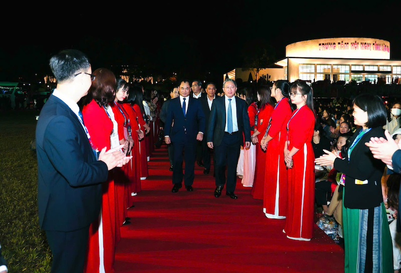 Bộ trưởng Bộ Tư pháp Nguyễn Hải Ninh dự Lễ khai mạc Festival Sông Hồng - Lào Cai 2025