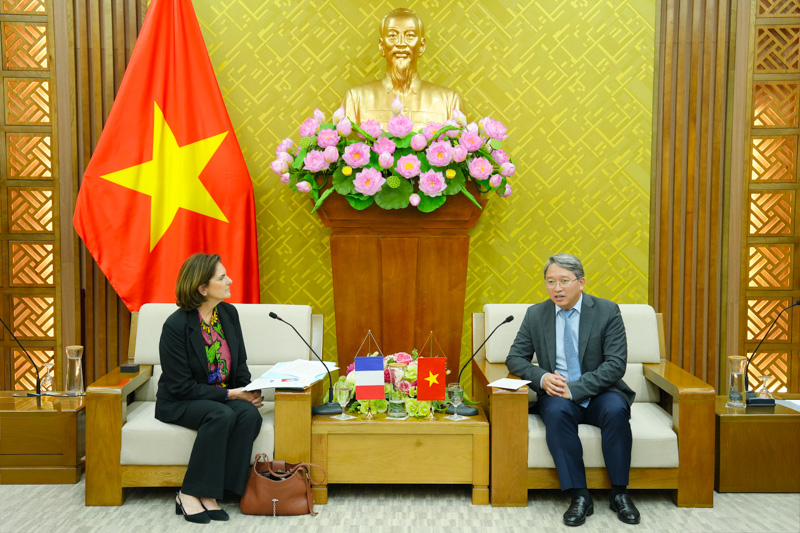 Thúc đẩy thành lập Trung tâm Pháp luật Pháp tại Trường Đại học Luật Hà Nội