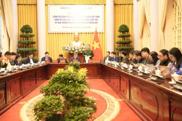 Công bố Lệnh của Chủ tịch nước về công bố 15 luật, pháp lệnh
