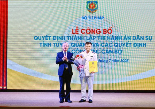 Công bố Quyết định thành lập THADS tỉnh Tuyên Quang và các quyết định về công tác cán bộ