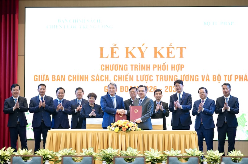 Bộ Tư pháp và Ban Chính sách, chiến lược Trung ương tăng cường phối hợp trong hoàn thiện thể chế