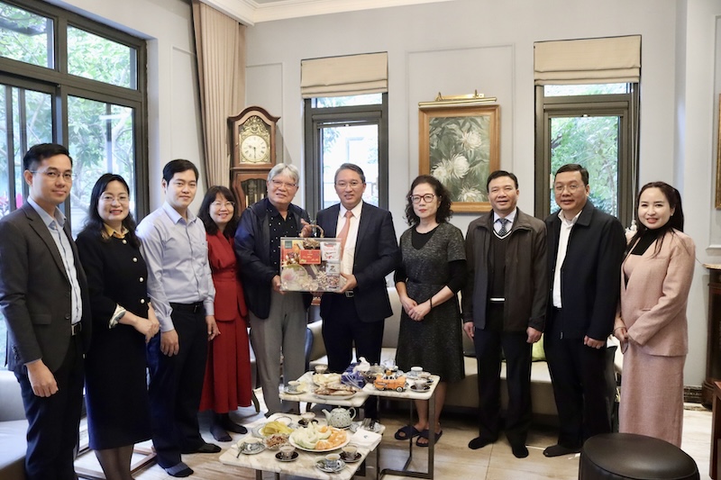 Lãnh đạo Bộ Tư pháp thăm, chúc Tết gia đình các đồng chí nguyên Lãnh đạo Bộ