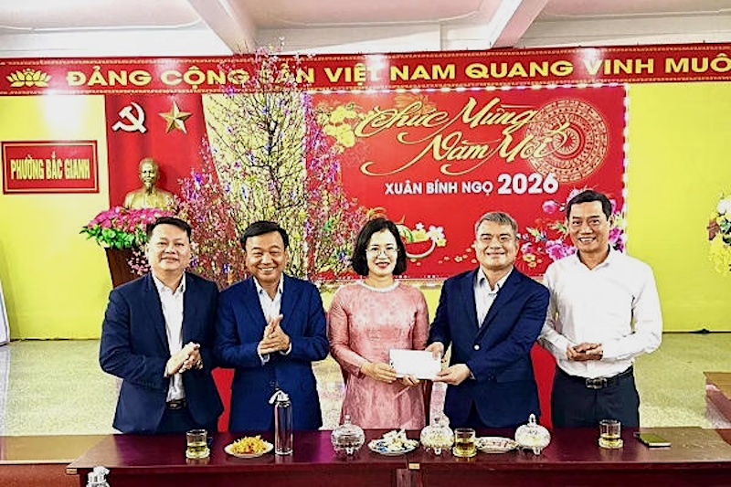 Thứ trưởng Bộ Tư pháp, Bộ Xây dựng thăm, chúc Tết phường Bắc Gianh, tỉnh Quảng Trị