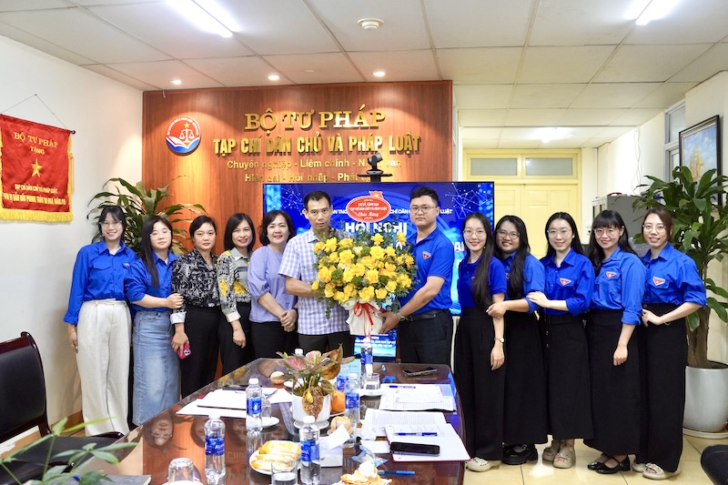 Thanh niên Chi đoàn Tạp chí Dân chủ và Pháp luật chủ động, sáng tạo trong giai đoạn mới